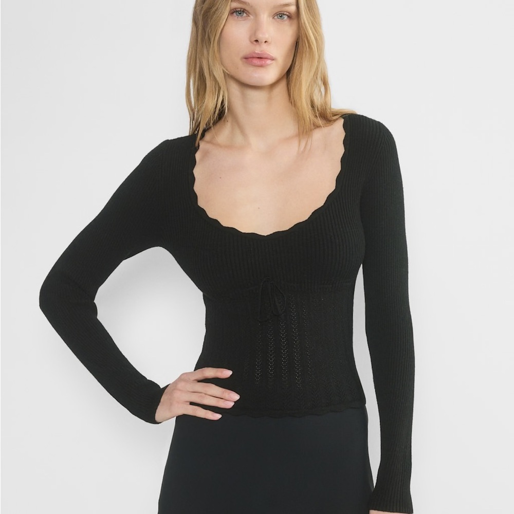 ARITZIA SOLOIST SWEATER IN BLACK